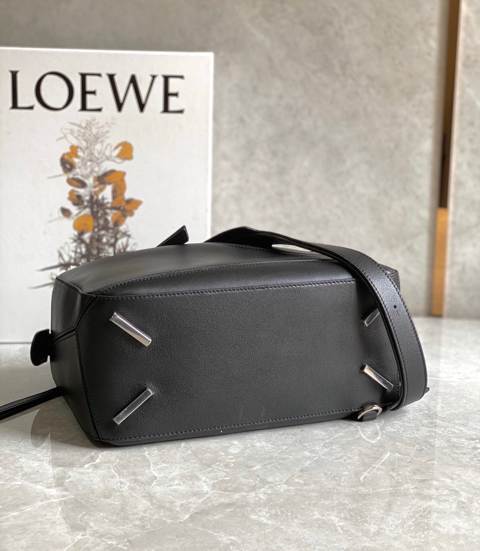 MEDIUM 29 PUZZLE BAG IN BLACK SOFT GRAINED CALFSKIN