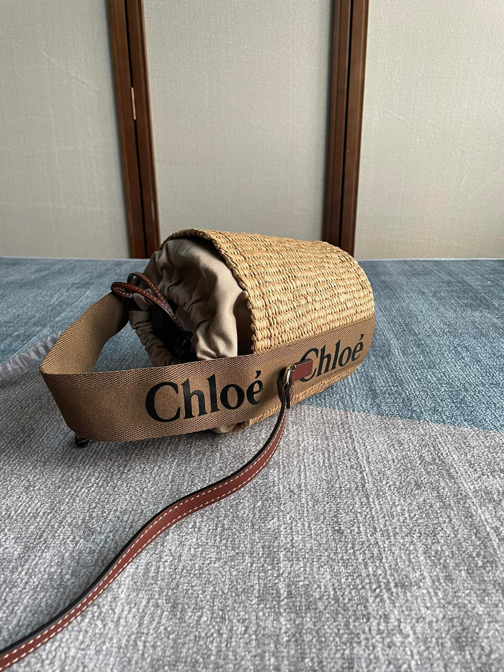 SMALL WOODY BASKET 17 IN NATURAL FIBERS BROWN WEBBING DARK BROWN CALFSKIN