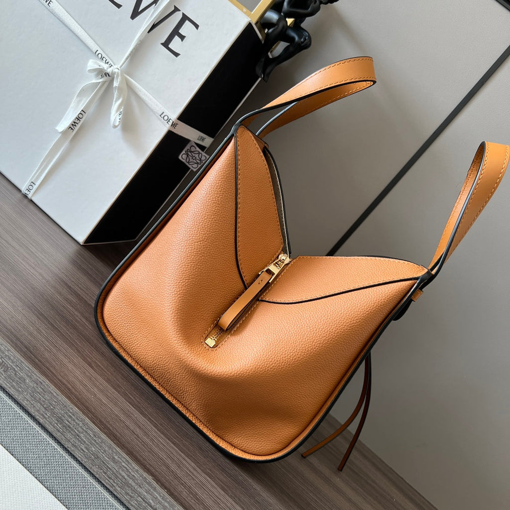 LOEWE 25S HAMMOCK BAG 20 IN ORANGE CALFSKIN GOLD HARDWARE