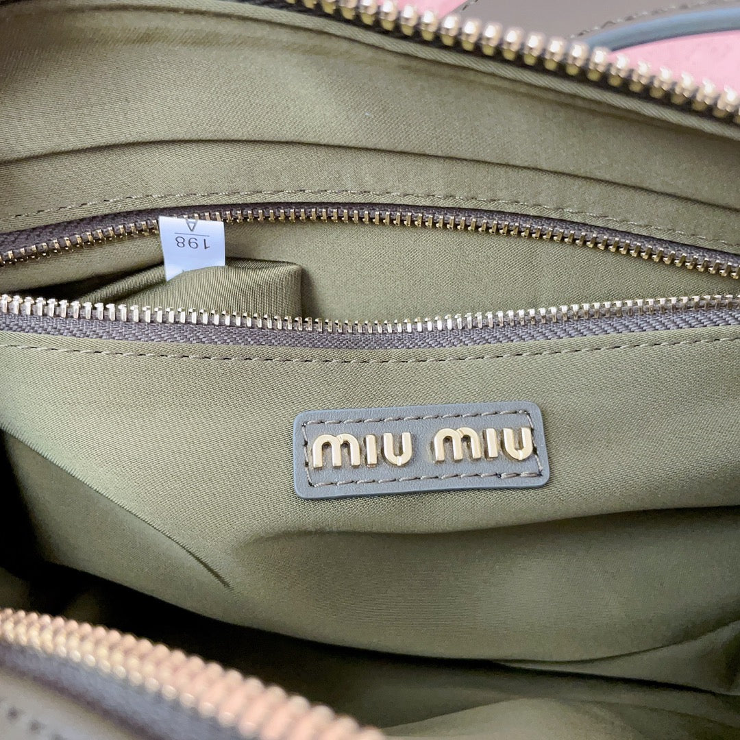 BAGUETTE BAG 24 IN KELP GREEN CALFSKIN