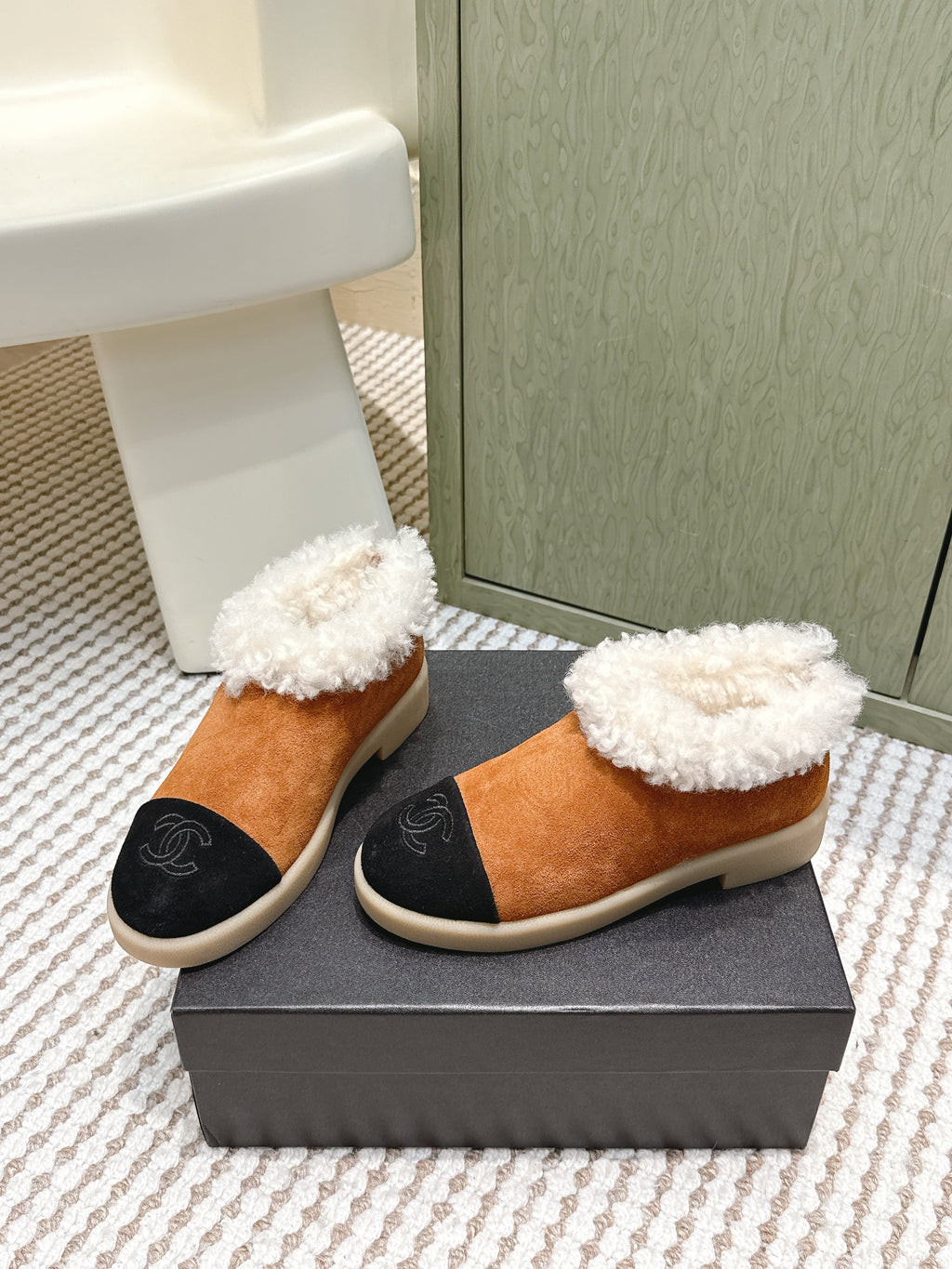 CHANEL 25S SHORT SUEDE BOOTS IN CARAMEL AND BLACK WITH SHEEPSKIN LINING