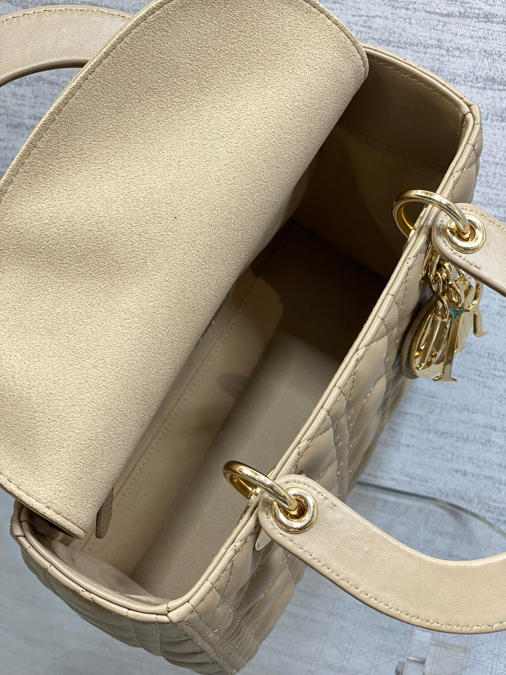 DIOR 25S MEDIUM LADY BAG 24 IN POWDER BEIGE CALFSKIN GOLD HARDWRE