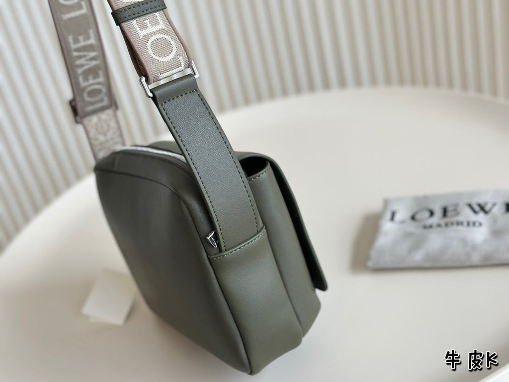 XS MILITARY MESSENGER 23 BAG IN DARK KHAKI GREEN CALFSKIN