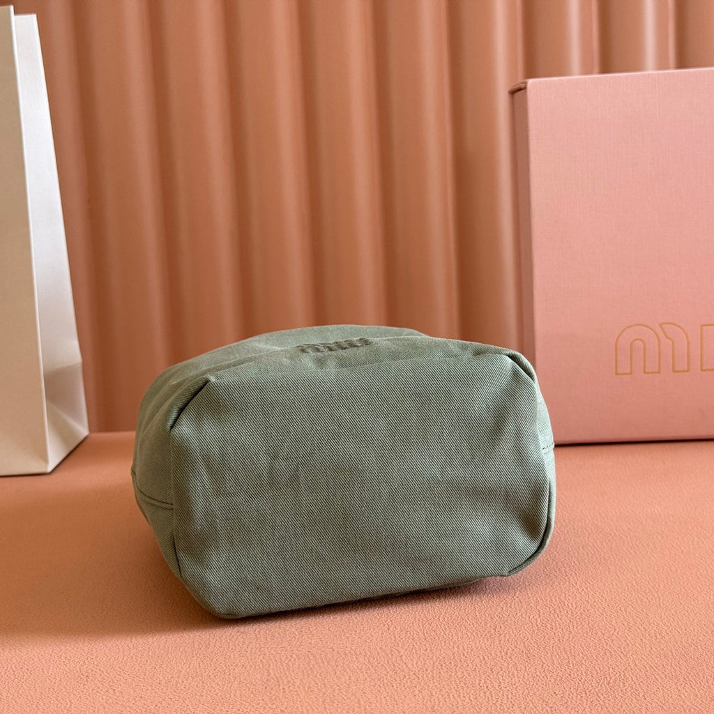 GABADINE POUCH 22.5 IN OLIVE GREEN CANVAS YELLOW DRAWSTRING