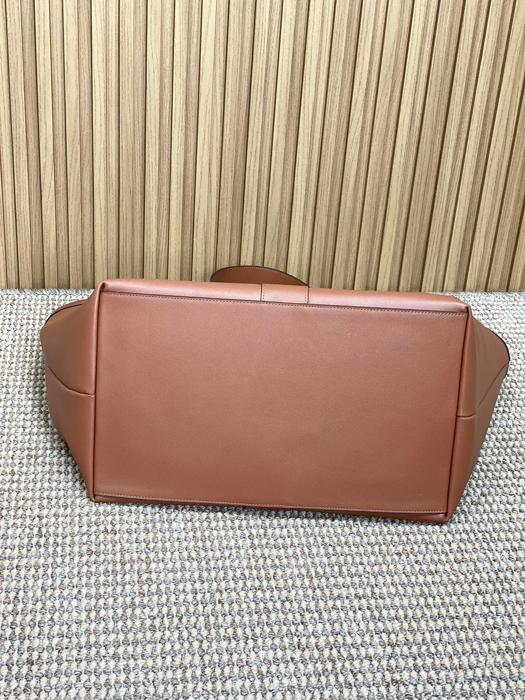 Y TOTE BAG 39 IN TAWNY BROWN CALFSKIN