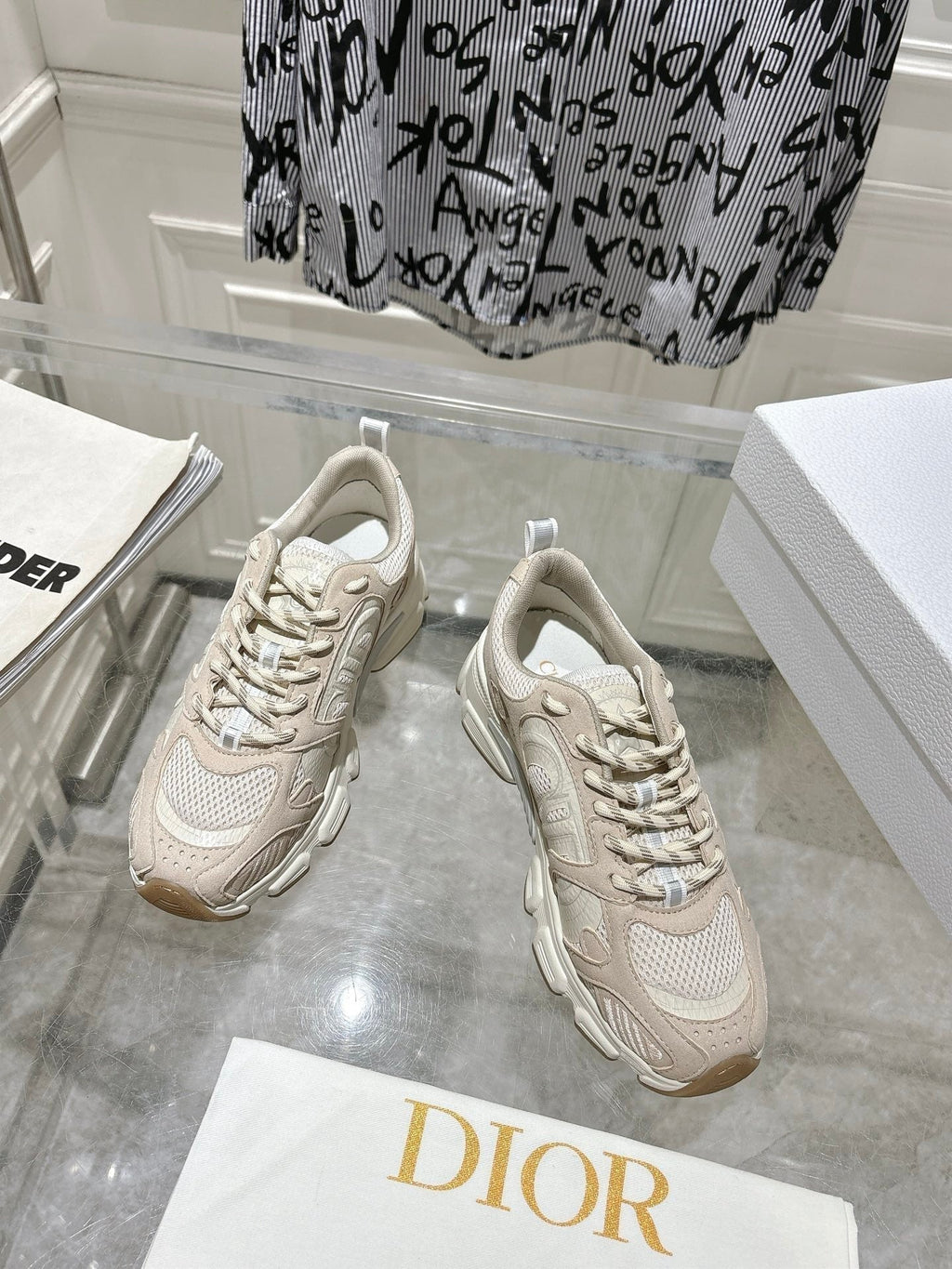 DIOR 25S CHRONO SNEAKER 45MM IN MESH WITH WHITE AND NUDE PINK CALFSKIN