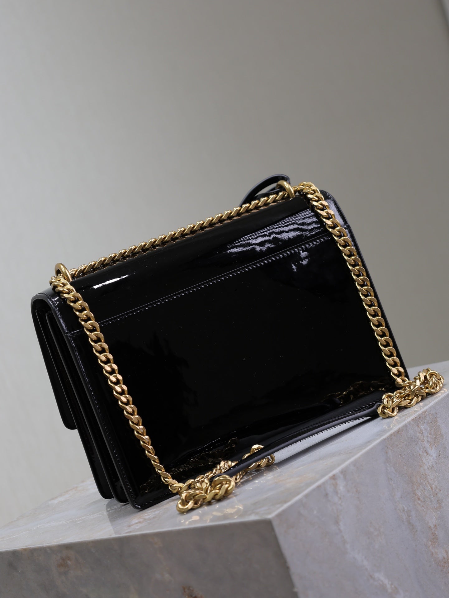 YSL 25S SUNSET MEDIUM 22 IN BLACK SHINY CALFSKIN GOLD HARDWARE
