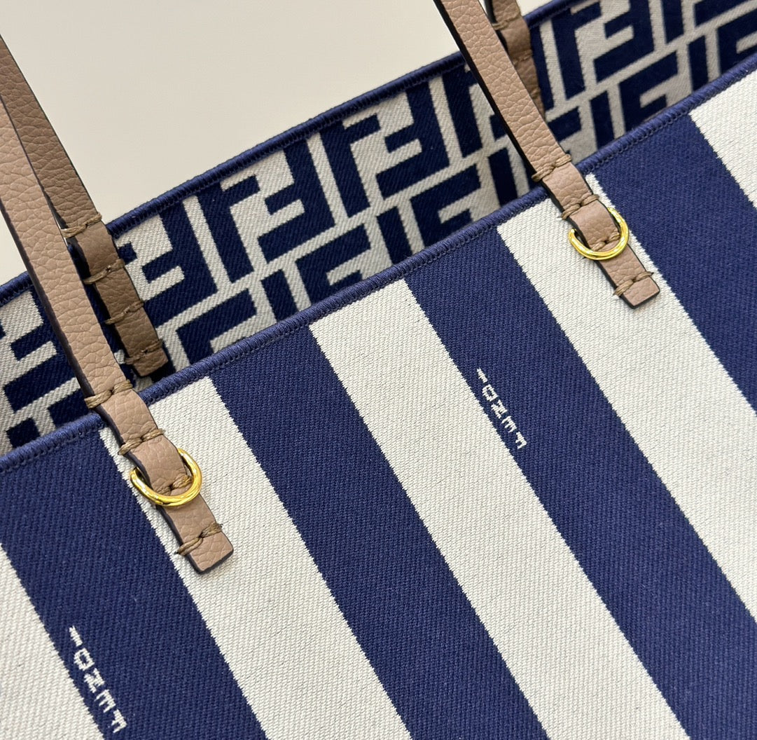 LARGE ROLL 33 IN MIDNIGHT BLUE MIX WHITE JACQUARD FABRIC